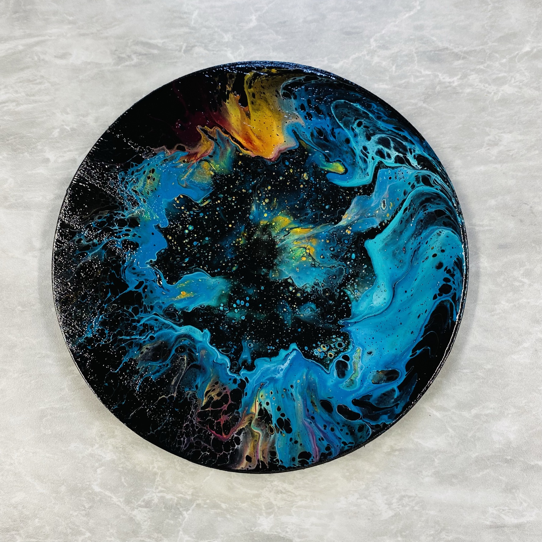 Abstract flow on round canvas no.1 - Art-Bee